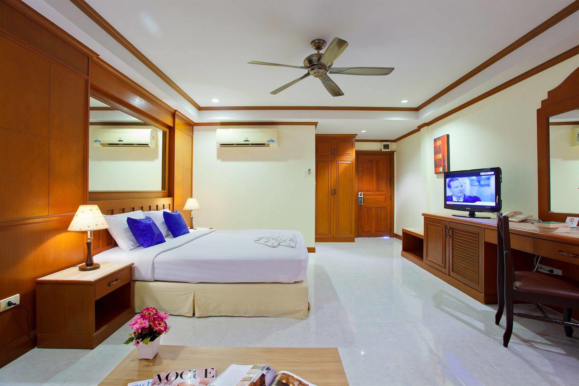 The Yim Siam Hotel Patong Экстерьер фото